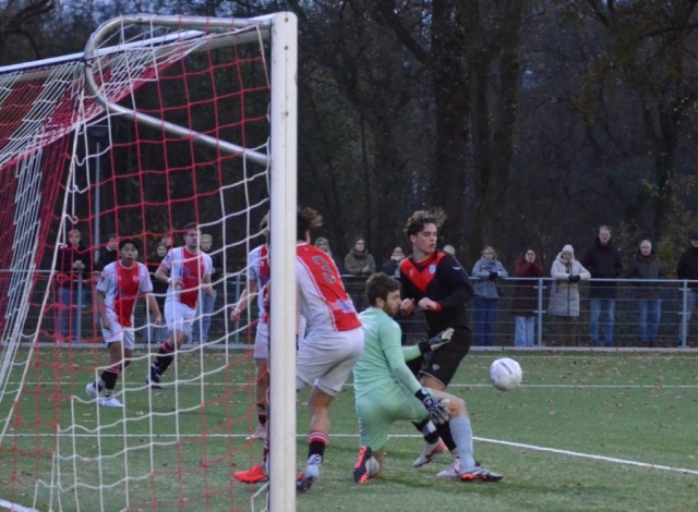 Sportclub Rijssen en EMOS delen de punten