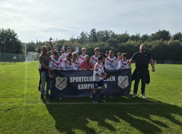 JO15 ongeslagen kampioen!